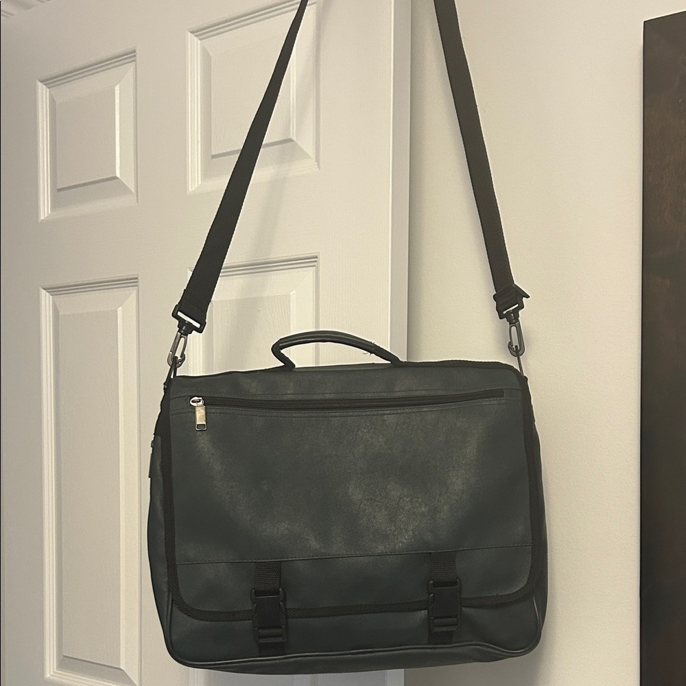 Classic olive green Men's Messenger Bag